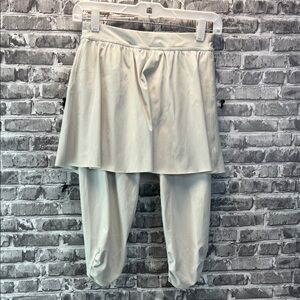 SPANX Skirted capri Leggings‎